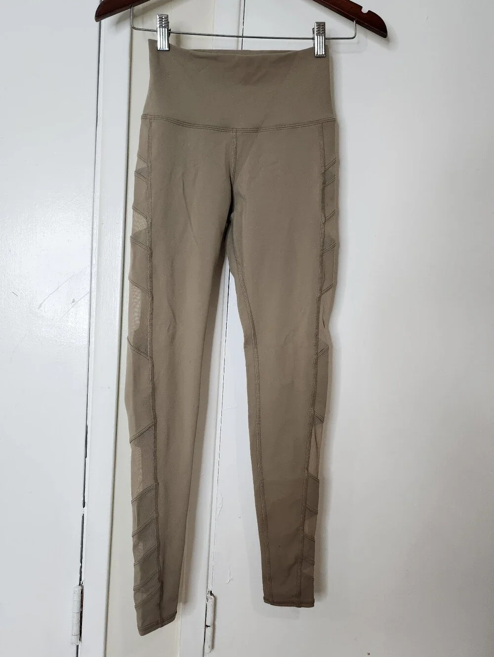 Alo Yoga Tan High Waist Leggings
